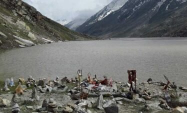 Mantalai lake Trek